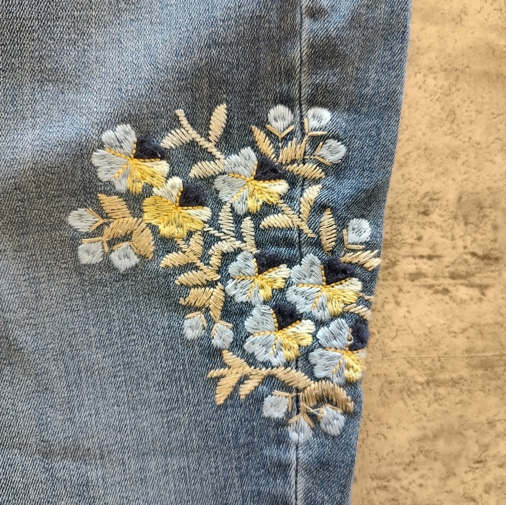 J. Jill Women's Embroidered Weekender Straight Leg Medium Wash Denim Jeans 12 - Picture 6 of 14